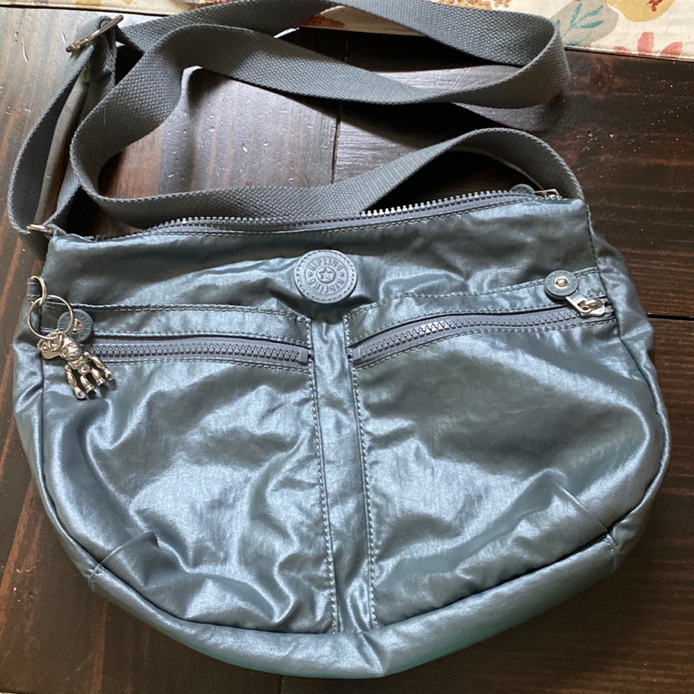 Never used Kipling bag! Perfect for travel